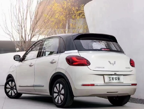 0082UtxVgy1hajcn56ibdj318z0u012a