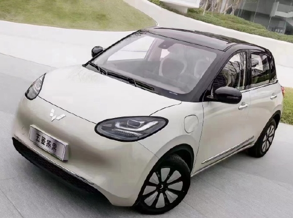 0082UtxVgy1hajcn49ckoj318z0u049p